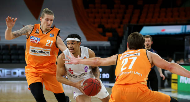 伤大腿肌肉 伤大腿肌肉